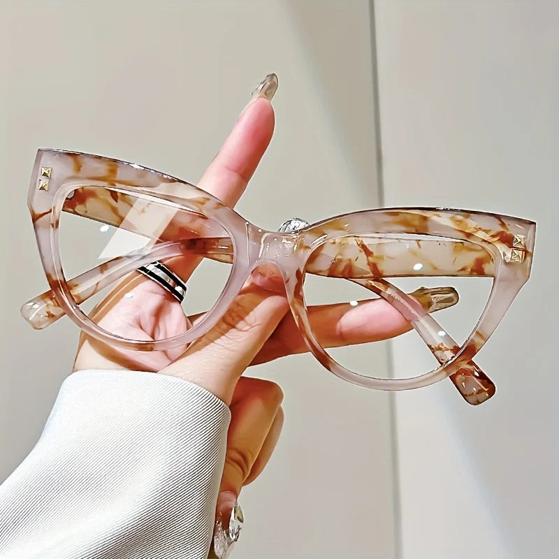 Elegant Cat Eye Reading Glasses with Metal Hinge - Minimalist Color Block Design, Fashion Presbyopic Eyewear +1.0 to +4.0