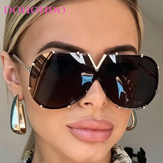 Women's Oversized Pilot Sunglasses with V-Bridge Metal Frame